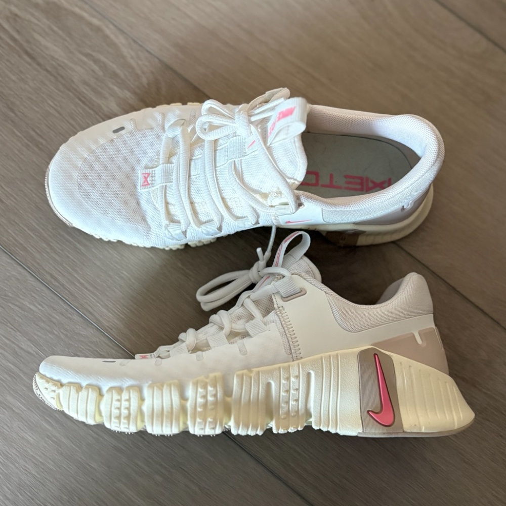 Nike Women's Free Metcon 5 'Sail Sanddrift' Pre-Owned 7.5
